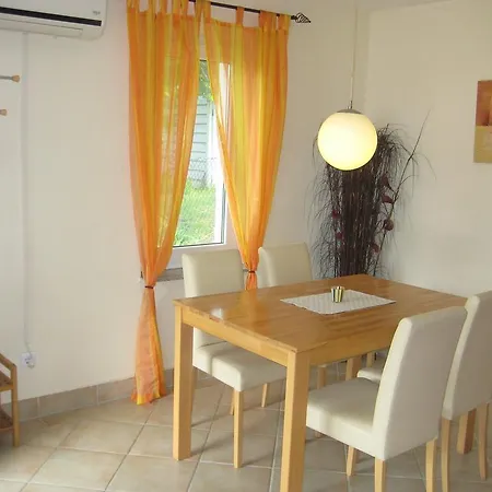Ferienhaus Boddenblick * Neuenkirchen auf Rugen
